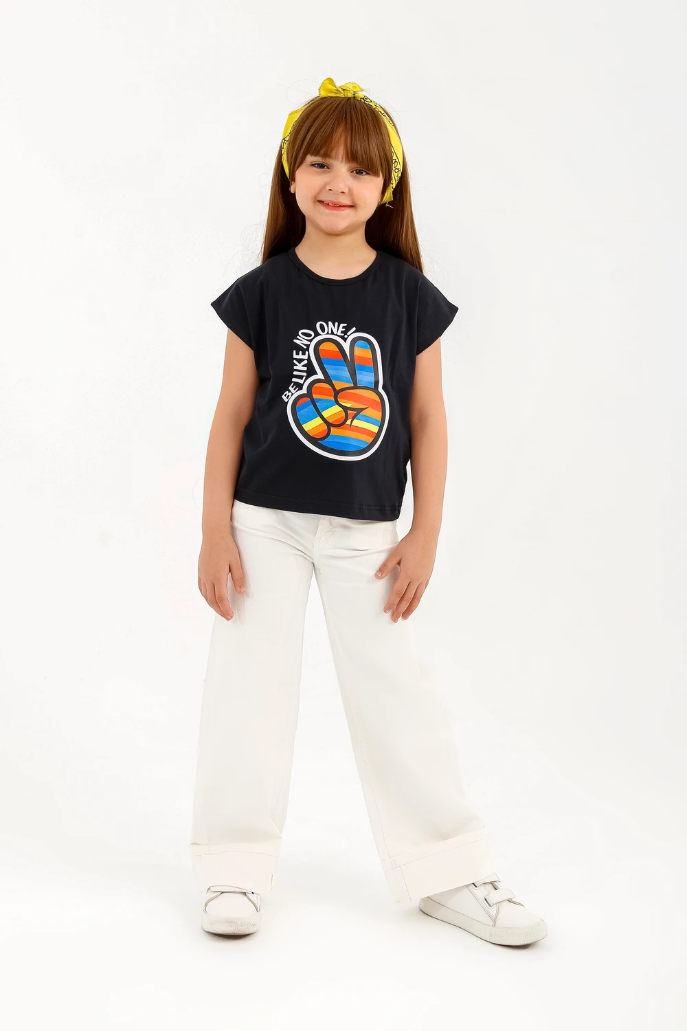 The "Liberty" Premium Summer Ensemble - Graphic Cotton Tee & Wide-Leg White Denim